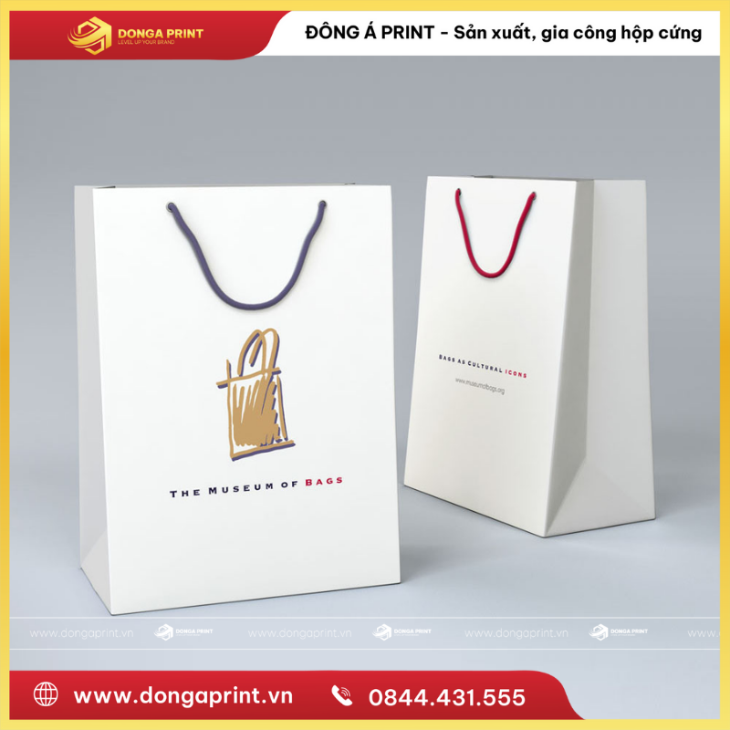 in túi giấy đựng mỹ phẩm trắng quai dây dù