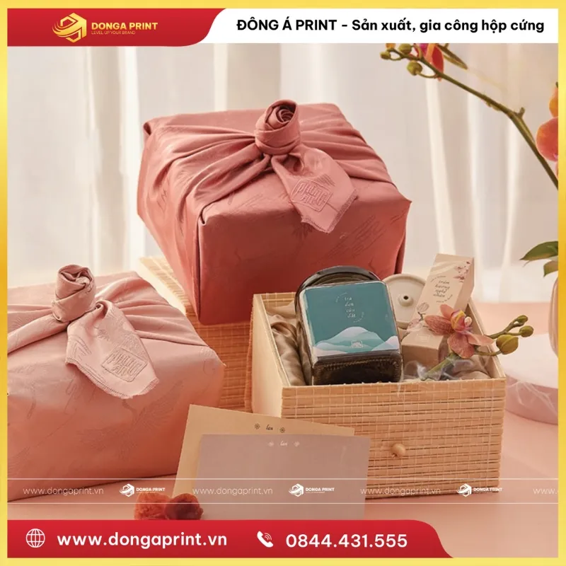 8 Cách Thắt Nơ Hộp Quà Tết Đẹp, Đơn Giản (Có Hình) 16 8 Cách Thắt Nơ Hộp Quà Tết Đẹp, Đơn Giản (Có Hình)