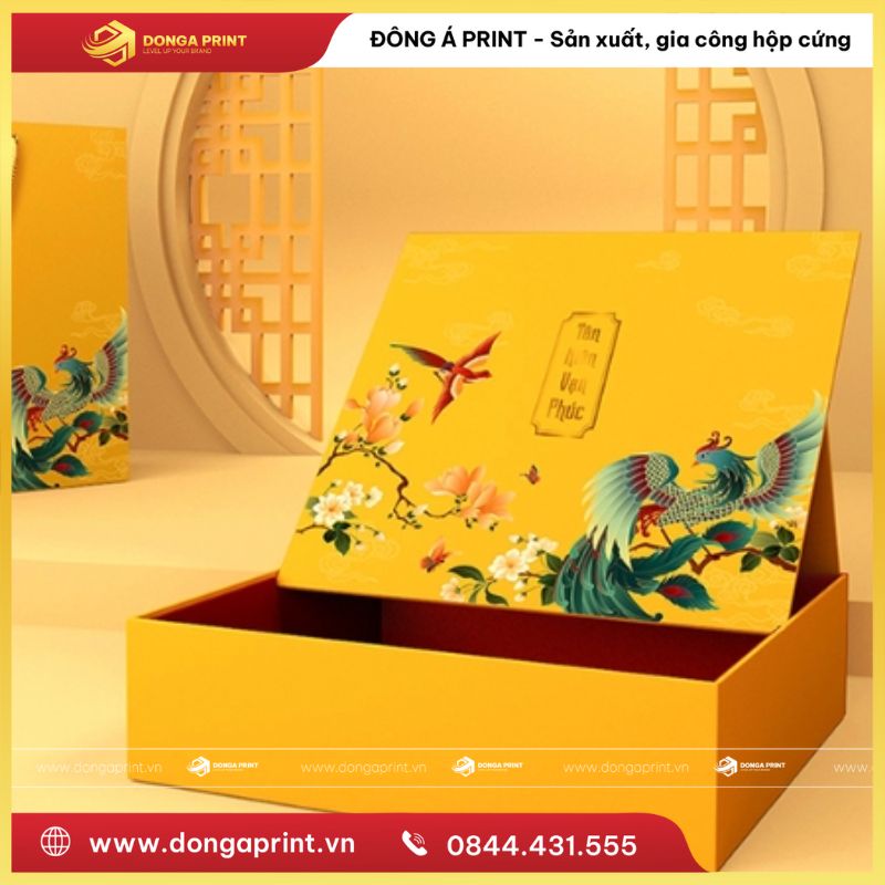 hộp quà tết hình con công