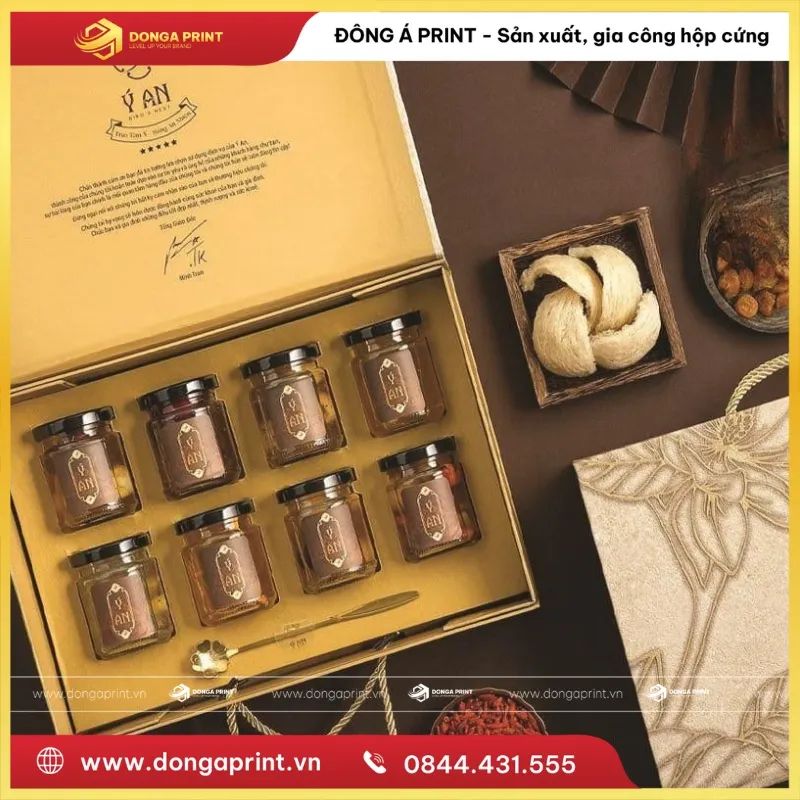 hộp cứng có khay giấy bế lỗ