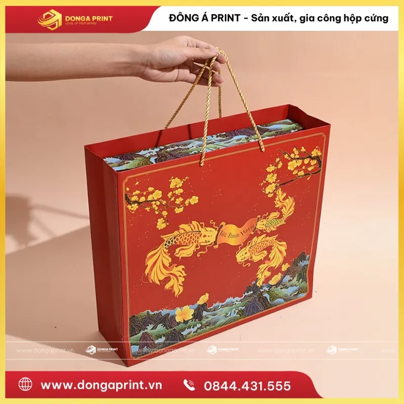 In túi giấy đựng quà Tết