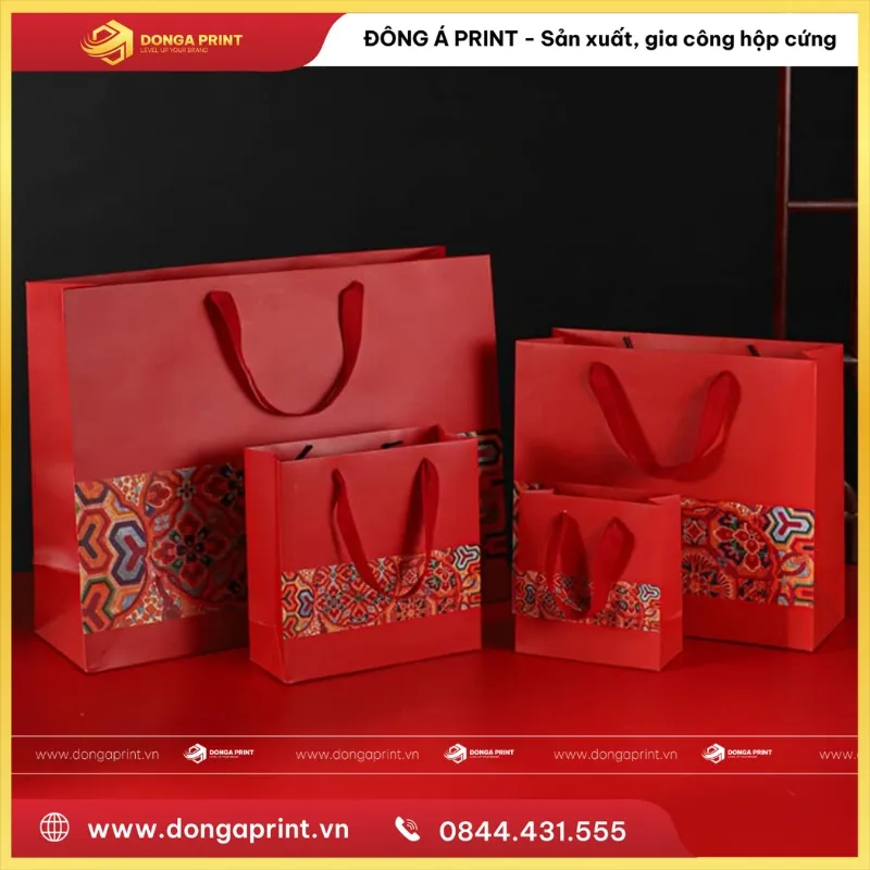 In túi giấy đựng quà Tết