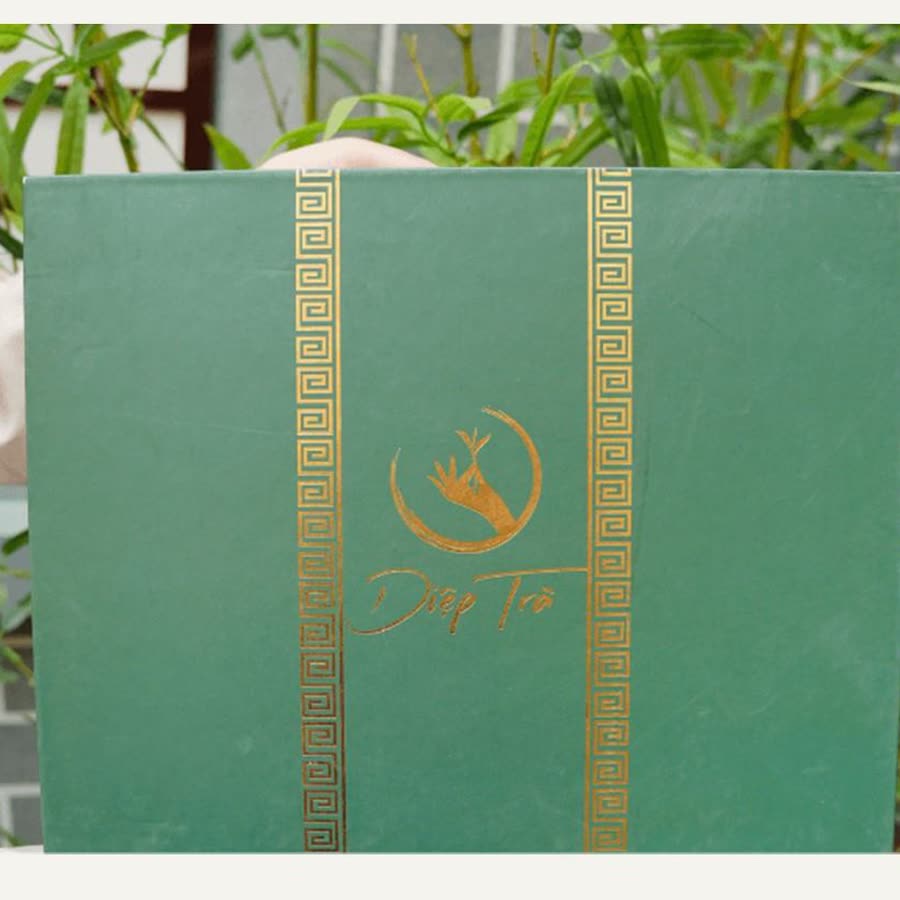Gợi Ý Lời Chúc & Thông Điệp In Trên Hộp Quà Tết Doanh Nghiệp 11 Chi tiết ép kim vàng — hợp để in lời chúc sang trọng